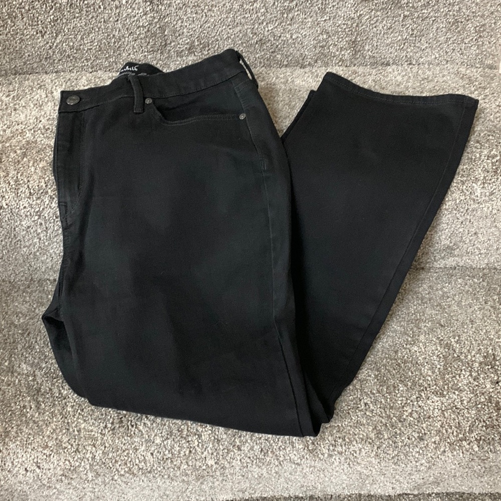Nearly New GV Rail Straight All Around Slimming Black Jeans 14S